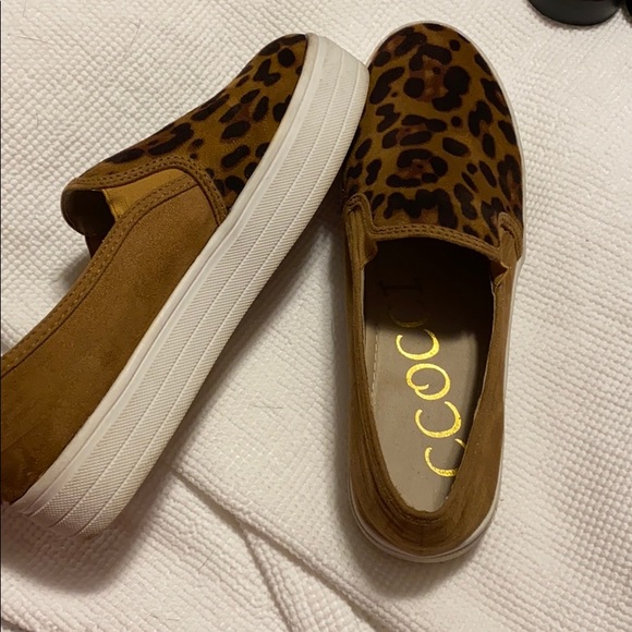 Leopard slip on sneaker - Picture 2 of 2